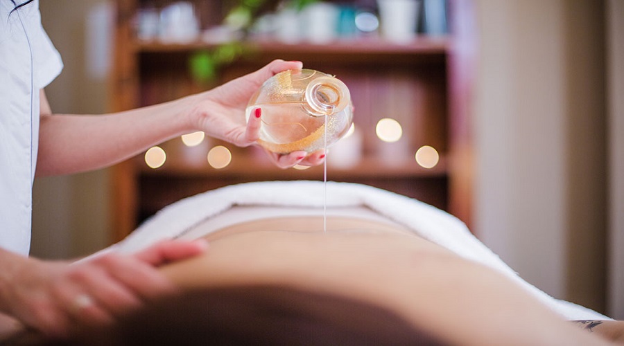 Oil Massage Service in Dubai
